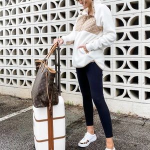 NEW Abercrombie&Fitch Asymmetrical snap-up fleece